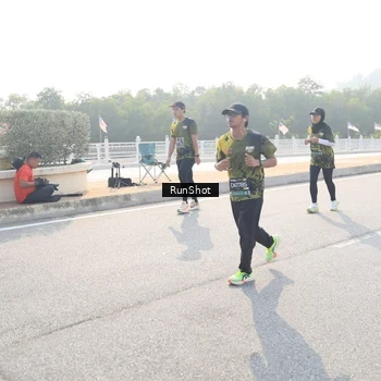 Runner Photo 6913748
