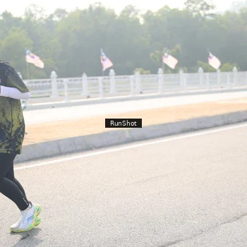 Runner Photo 6913802