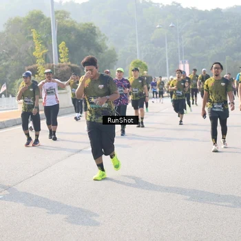 Runner Photo 6913811