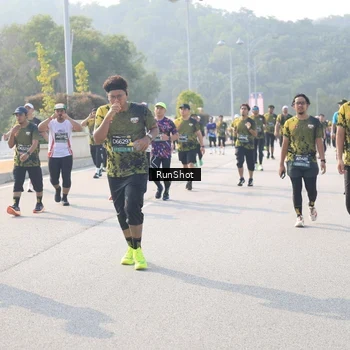 Runner Photo 6913819