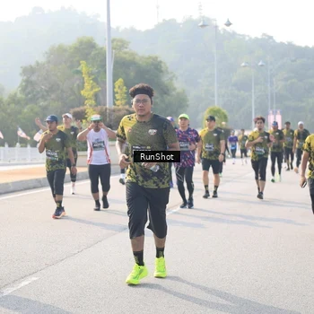 Runner Photo 6913829