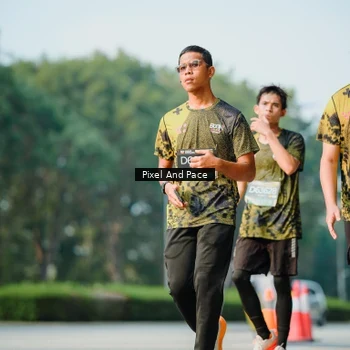 Runner Photo 6913854