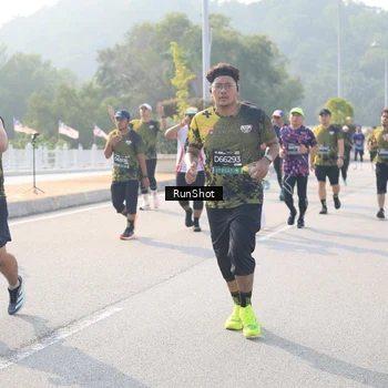 Runner Photo 6913855