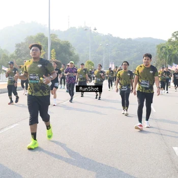 Runner Photo 6913857