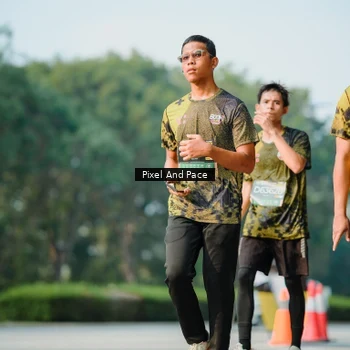 Runner Photo 6913858