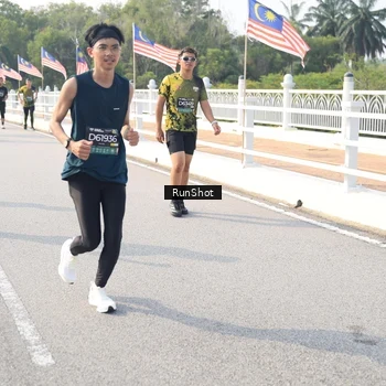 Runner Photo 6913866