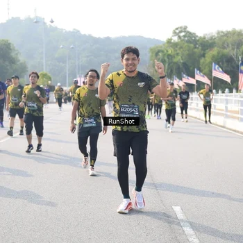 Runner Photo 6913881