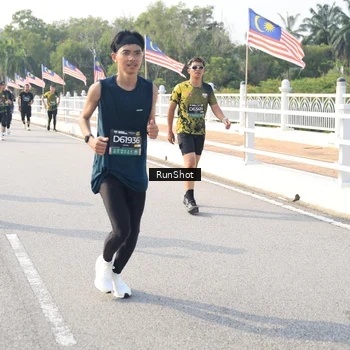 Runner Photo 6913888