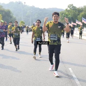 Runner Photo 6913893