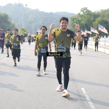 Runner Photo 6913894