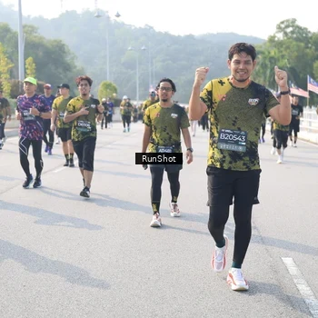 Runner Photo 6913896