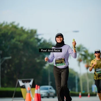 Runner Photo 6913899