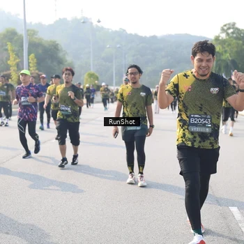 Runner Photo 6913900
