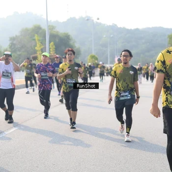 Runner Photo 6913912