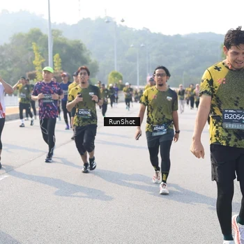 Runner Photo 6913913