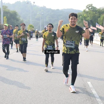 Runner Photo 6913915