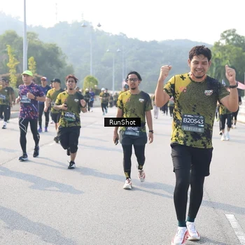 Runner Photo 6913924