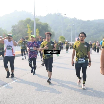 Runner Photo 6913925
