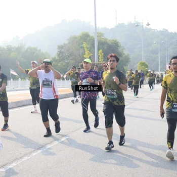 Runner Photo 6913930