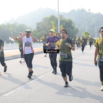 Runner Photo 6913931
