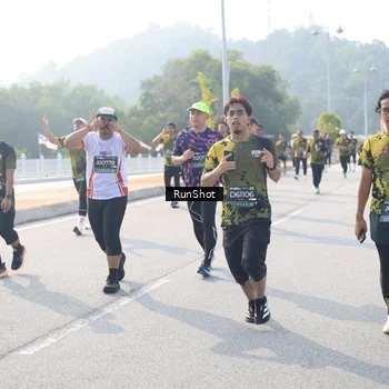 Runner Photo 6913938