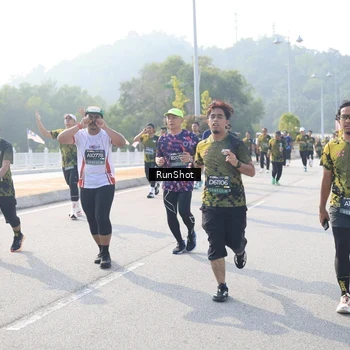 Runner Photo 6913948