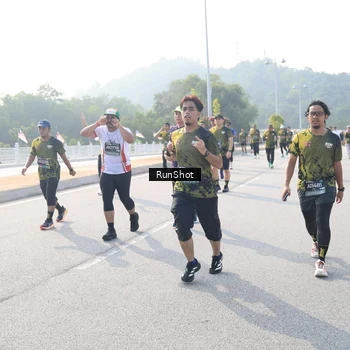 Runner Photo 6913950
