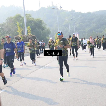 Runner Photo 6914005