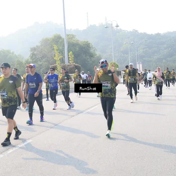 Runner Photo 6914020