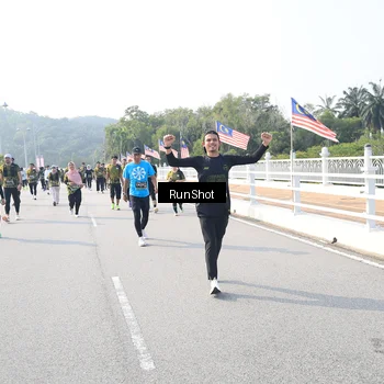 Runner Photo 6914068