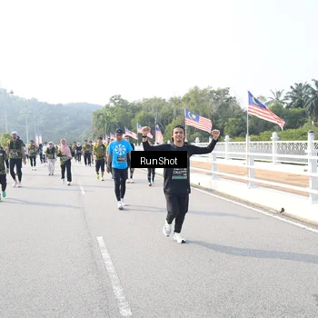 Runner Photo 6914072