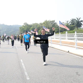 Runner Photo 6914080