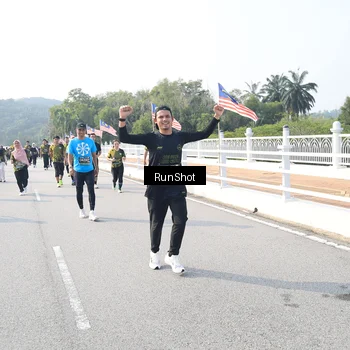 Runner Photo 6914083
