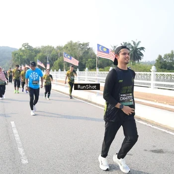Runner Photo 6914122