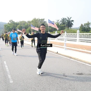 Runner Photo 6914133