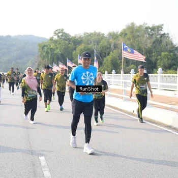 Runner Photo 6914135
