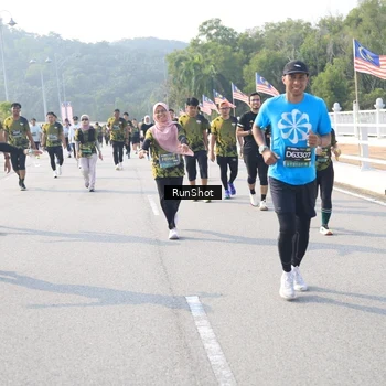 Runner Photo 6914139