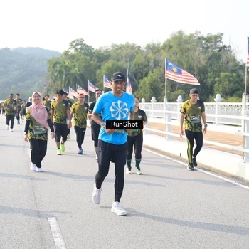 Runner Photo 6914141