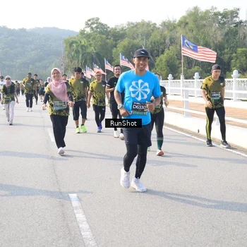 Runner Photo 6914154
