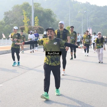 Runner Photo 6914165