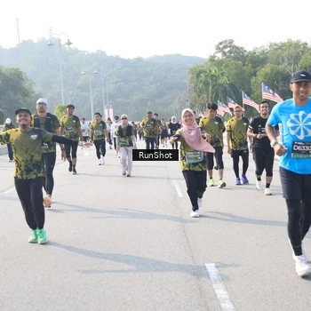 Runner Photo 6914170