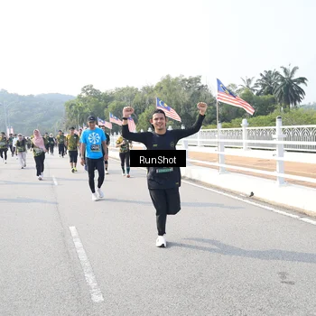 Runner Photo 6914183