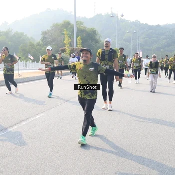 Runner Photo 6914184