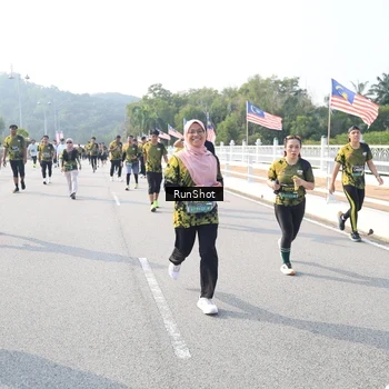 Runner Photo 6914195