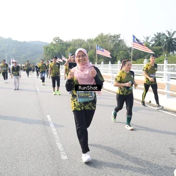 Runner Photo 6914212