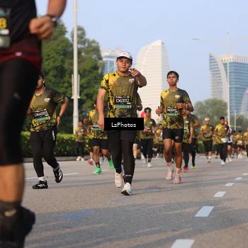 Runner Photo 6914324