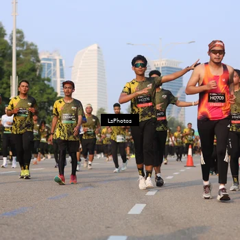 Runner Photo 6914378