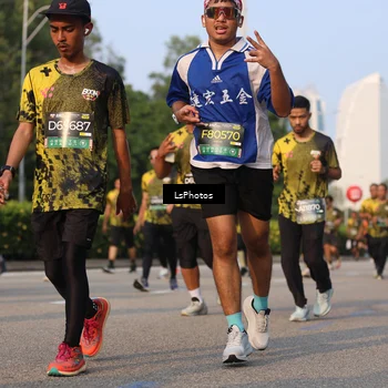 Runner Photo 6914473