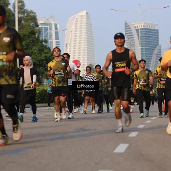 Runner Photo 6914685