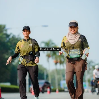 Runner Photo 6914909
